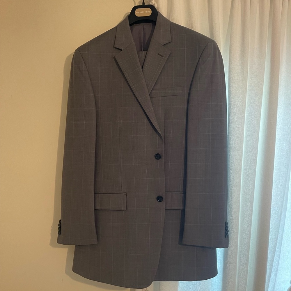 Men’s Michael Kor’s 2 Piece Suit